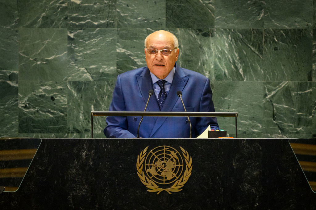 وزير خارجية الجزائر، أحمد عطاف يتحدث أمام المناقشة العامة للدورة الـ 79 للجمعية العامة للأمم المتحدة.